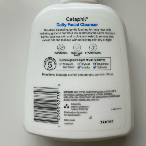 NWT Cetaphil Daily Facial Cleanser Combination to Oily, Sensitive Skin 8 fl oz - Picture 2 of 3